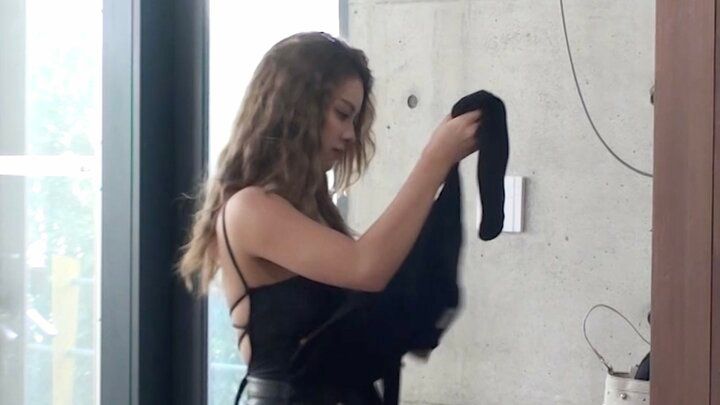 【写真・画像】“ギャル界No.1の最強ボディ” 24歳シンママモデルが水着で全身パイまみれに「これ何ですか！」 1枚目