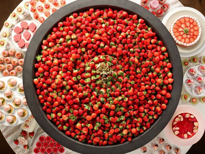 〈いちごボウル〉