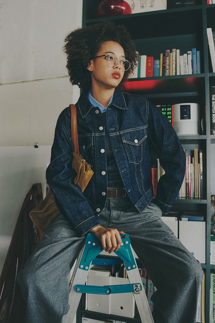 お仕事にもOK！カチッとオフィスに馴染む上品なデニムコーデ5選