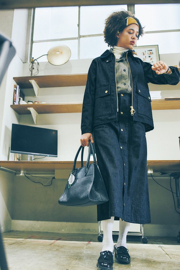 お仕事にもOK！カチッとオフィスに馴染む上品なデニムコーデ5選