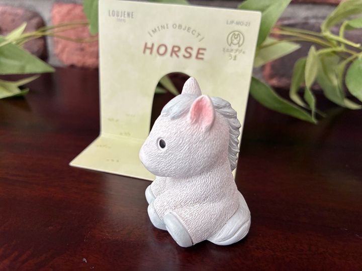 【セリア】馬好きにうれしい〜白馬のミニオブジェ