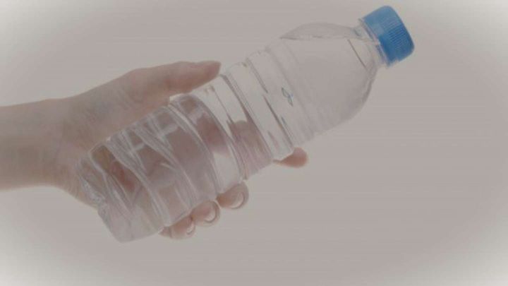 水をくれたあの人へ（画像はphotoACより）