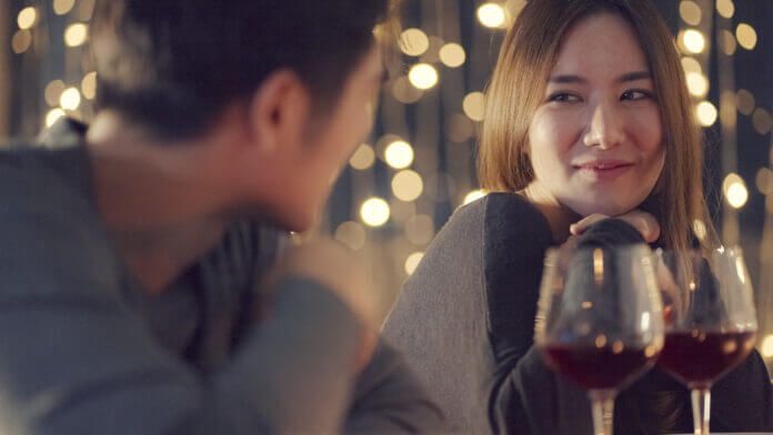 思わず惚れる♡デート会計でのキュン行動3選