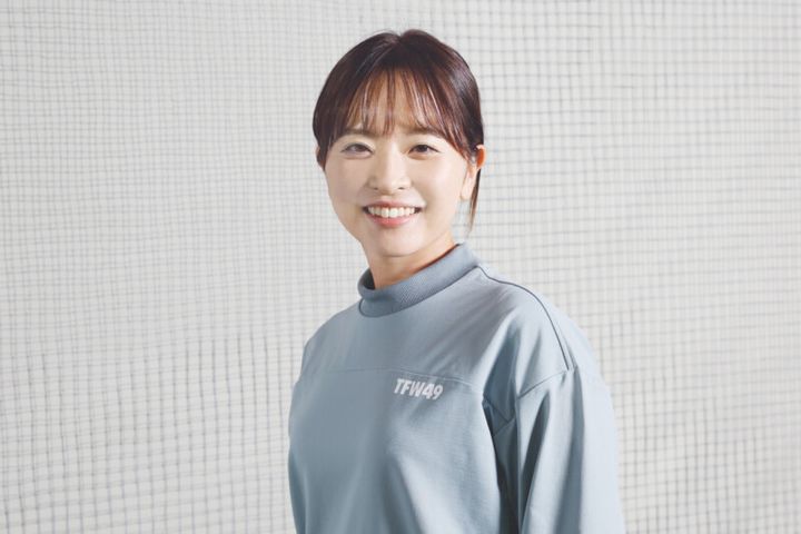 “ボール位置”を変えるだけで球筋を打ち分け！女子プロが解説