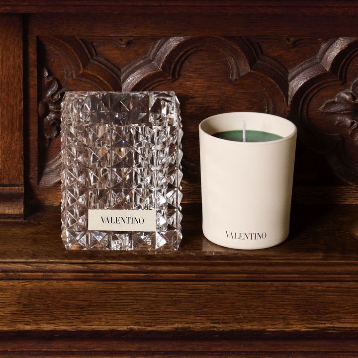 〈左から〉レ ブジョワール ￥25,300 スィール バロック 165g ￥22,500（ともに12月10日発売）