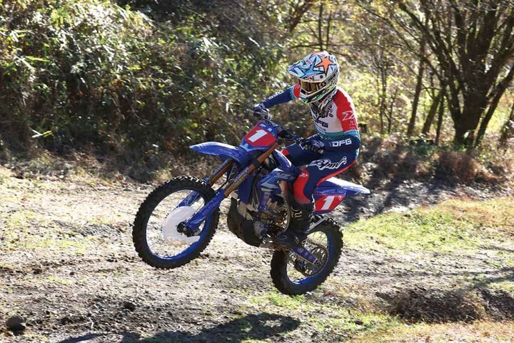 海外トップライダーの内側が腰が落ちている理由【馬場亮太のエンデューロチャンピオンライテク】