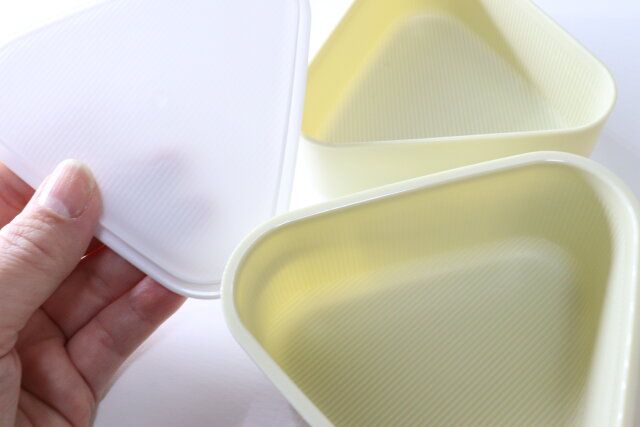 2段おにぎり弁当箱 凹凸加工