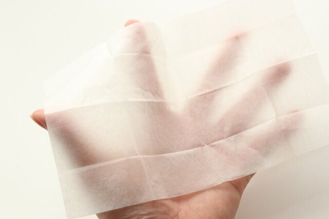 モニタークリーニングティッシュ（16枚） サイズ感