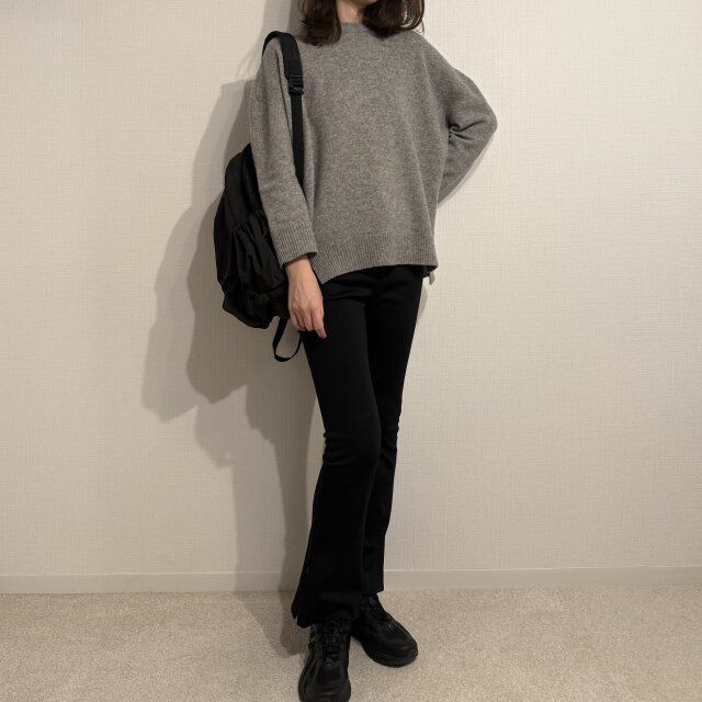 New Balance 1906Rと黒ボトムスコーデ