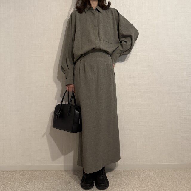 New Balance 1906Rのチャコールカラーコーデ