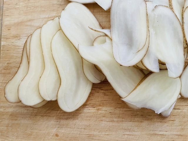 ダイソー 電子レンジ チップスメーカー 使い方 具材をスライス