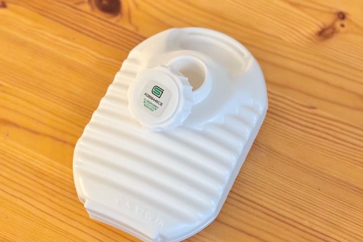 湯たんぽは100均で買える？その実力もチェック【ダイソー・セリア・キャンドゥ】