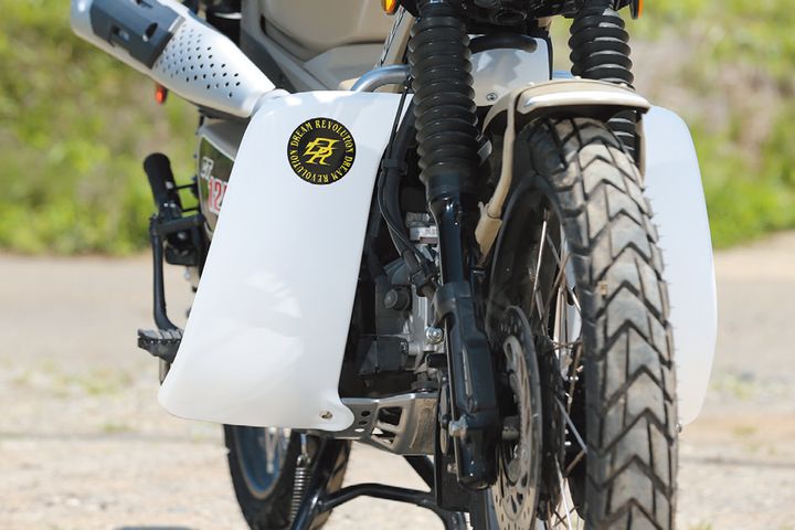 CT125をハーレー風フルドレスに！ドリームレボリューションのFRP製『エレファント』＆『レッグシールド』