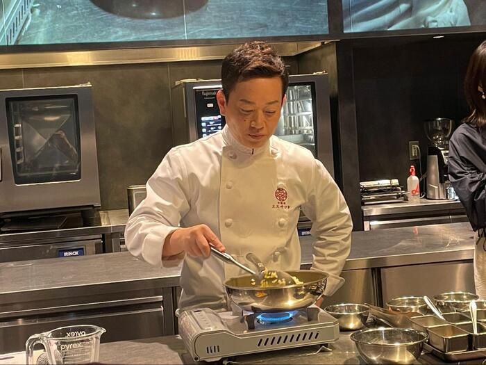 【プロも本気惚れ】フッ素加工なしで“こびりつかない”コレールの「新型フライパン」に大注目！ミシュランシェフが絶賛する実力とは？