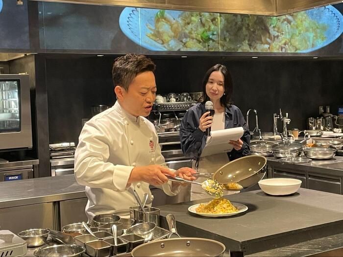 【プロも本気惚れ】フッ素加工なしで“こびりつかない”コレールの「新型フライパン」に大注目！ミシュランシェフが絶賛する実力とは？