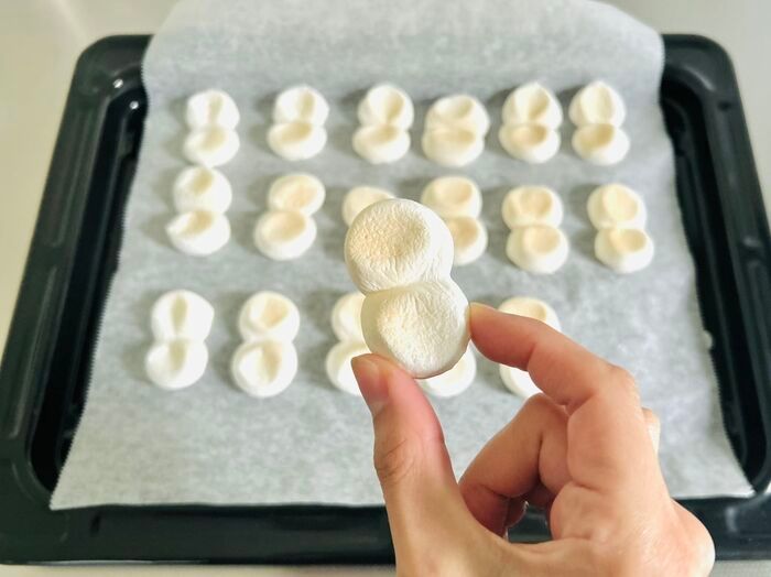 市販のお菓子で超簡単！『雪だるまクッキー』作ってみた。食べてみると…意外な食感！？