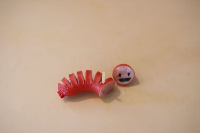 お弁当の中から『応援ウインナー』が登場♡「みんながんばれっ！」心がほっこりする〈簡単飾り切り4選〉に挑戦！