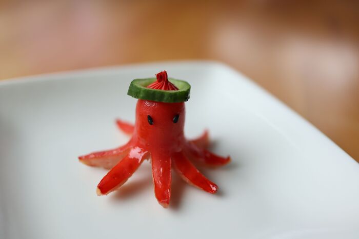 お弁当の中から『応援ウインナー』が登場♡「みんながんばれっ！」心がほっこりする〈簡単飾り切り4選〉に挑戦！