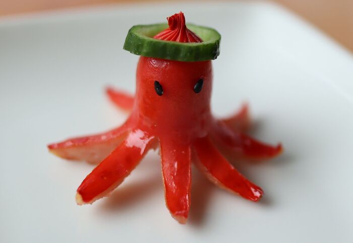 お弁当の中から『応援ウインナー』が登場♡「みんながんばれっ！」心がほっこりする〈簡単飾り切り4選〉に挑戦！