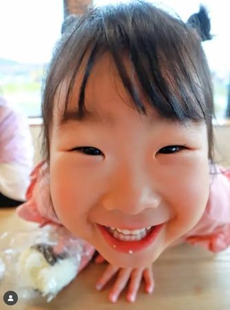 ecuvo,ブランドを手掛けるフクシンが「第6回えくぼの日キャンペーン」の受賞作を発表