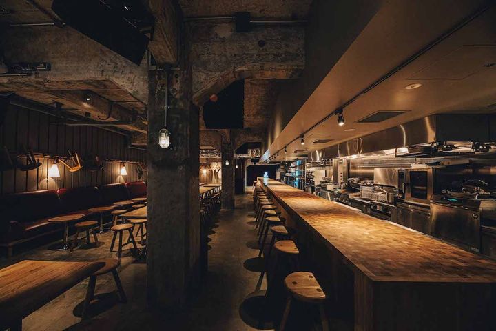 ホテルと同時に開業した「B by the Brooklyn Brewery」は、アメリカを代表するクラフトブルワリーのフラッグシップ店。