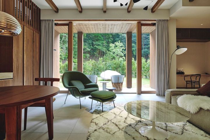 「アビキュー」は米国代表する女流画家のジョージア・オキーフが人生の後半を過ごしたニューメキシコ州の邸宅がモチーフ。