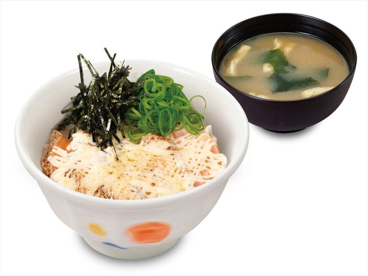 「炙りマヨサーモン丼」