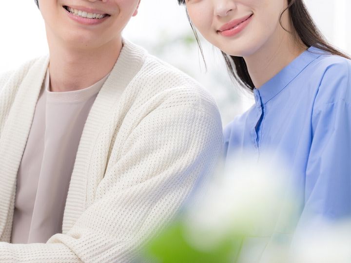 熟女と20代、30代前半くらいの年下男性のカップルが最近増えています。人生を楽しむ彼らを羨ましいと思っている人もいるのではないでしょうか。そんな「一回り以上年下の男子とつき合う・結婚する女性」はどんなタイプなのか、深堀してみました。