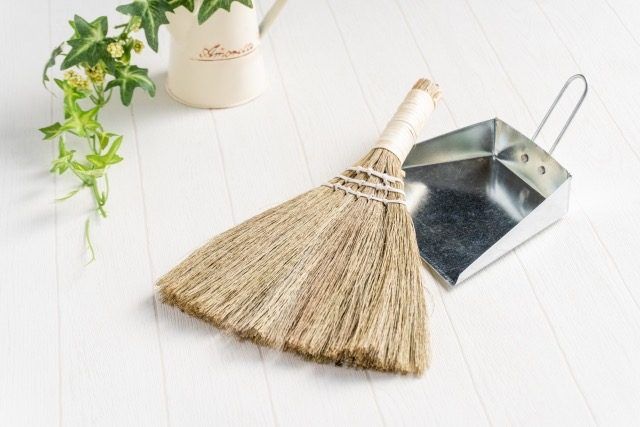 ほうきと塵取り