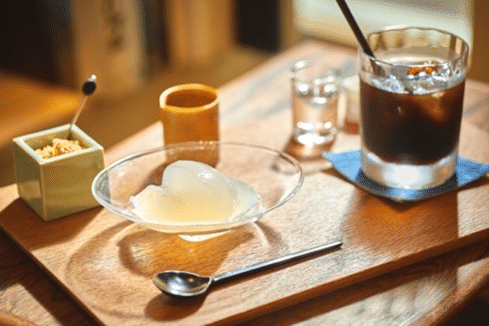 「くずもち」1000円 「コーヒー」800円 ※セットで1700円