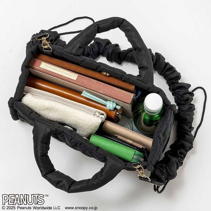 SNOOPY 2WAY QUILTING BAG スヌーピーがいっぱい！ 軽量キルティングバッグ BOOK
