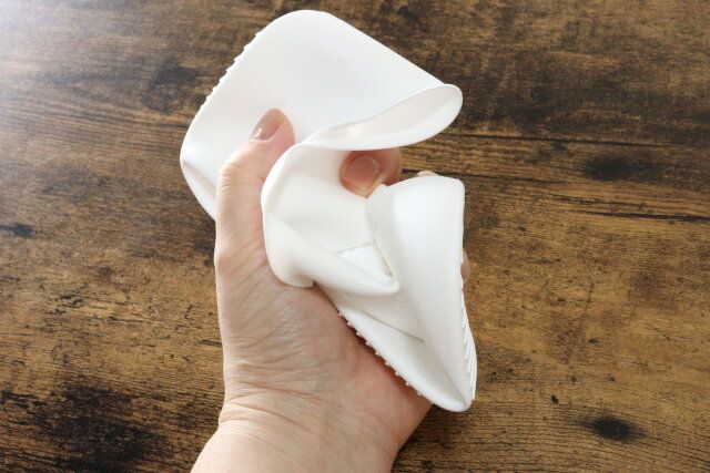 ダイソーのシリコーンお風呂スリッパはやわらかい