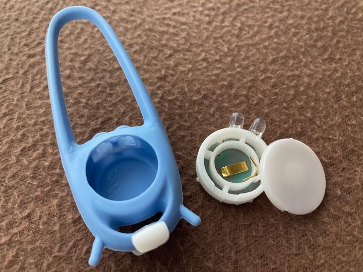 補助用として使おう！100均の自転車ライト｜電池のセットも簡単！シリコンタイプを紹介