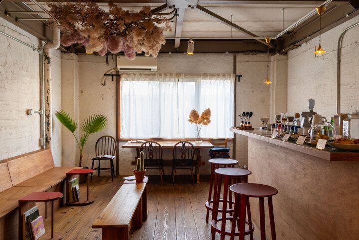 選べるモーニングが素敵♪ サウナも備えた大阪ミナミの隠れ家「階段下の北欧喫茶店 LOMA」