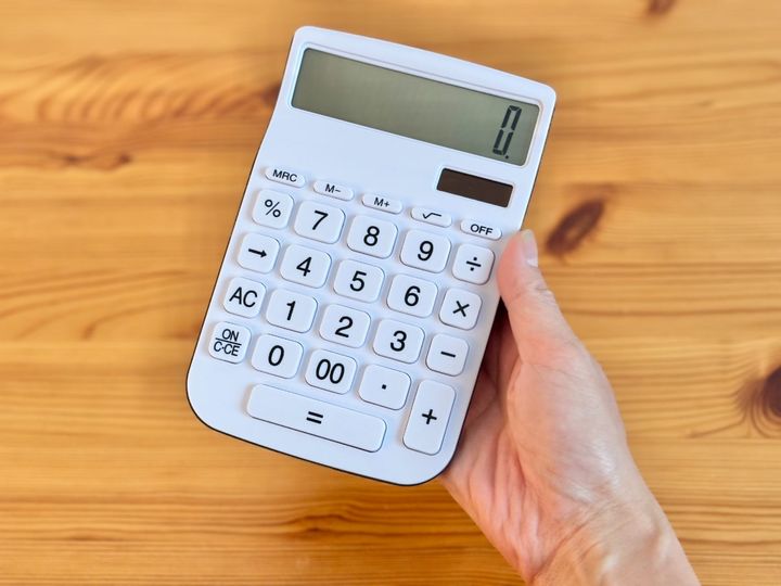 100均の電卓おすすめ7選【ダイソー・セリア・キャンドゥ】使いやすい・かわいい商品も