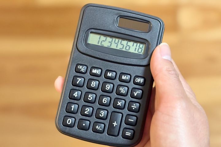 100均の電卓おすすめ7選【ダイソー・セリア・キャンドゥ】使いやすい・かわいい商品も