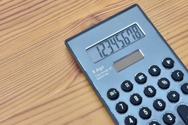 100均の電卓おすすめ7選【ダイソー・セリア・キャンドゥ】使いやすい・かわいい商品も