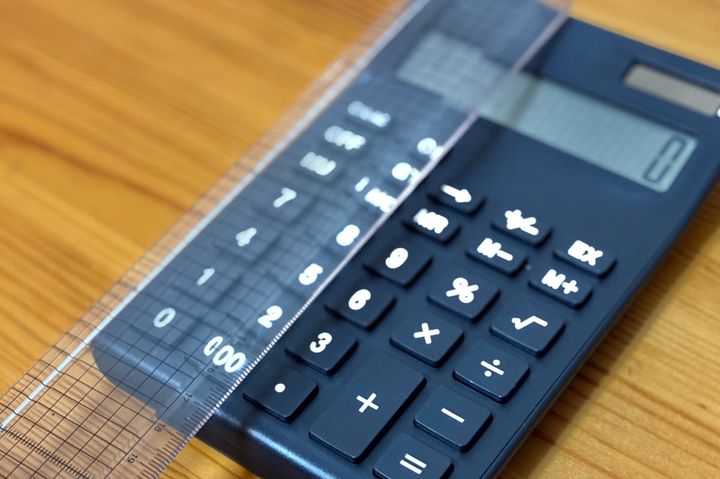 100均の電卓おすすめ7選【ダイソー・セリア・キャンドゥ】使いやすい・かわいい商品も