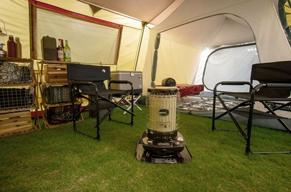 冬キャンプに！キャプテンスタッグ×コロナの石油ストーブにコラボ5周年カラー登場