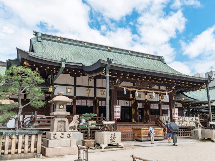 All About ニュース編集部が全国250人を対象に実施した「御朱印に関するアンケート」の調査結果から、「静岡県の御朱印」ランキングを発表！ 2位「三嶋大社」を抑えた1位は？