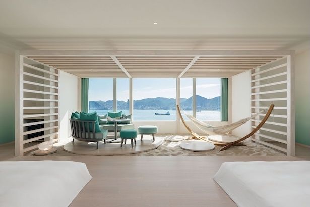 【写真】プライベートビーチにいるかのような感覚が味わえる「海峡カバナスイート」(4人定員)