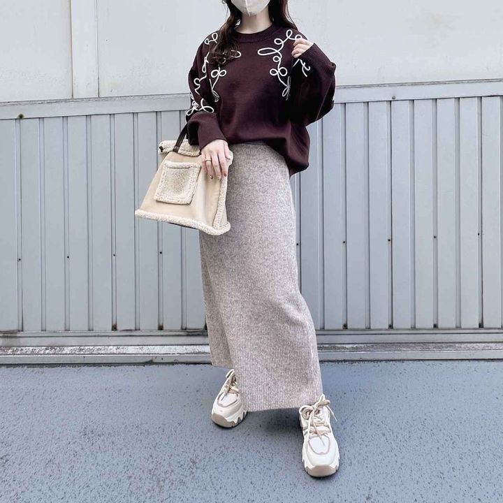 画像: ニットスカートで作るあったかコーデ