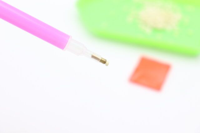 ビーズアートシールキット ビーズをつける