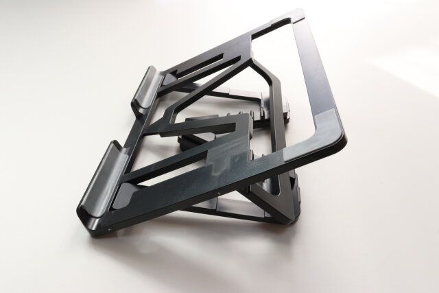 6段階調節タブレットスタンド 角度が低い状態