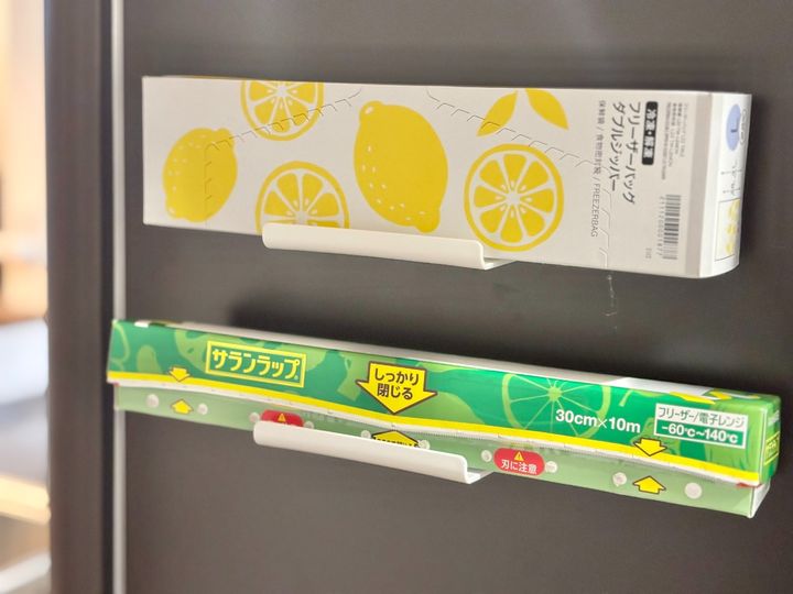 【100均】ラップホルダーのおすすめ6選【ダイソー・セリア・キャンドゥ】マグネット式や横置きも