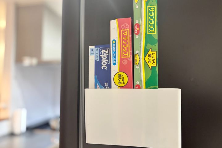 【100均】ラップホルダーのおすすめ6選【ダイソー・セリア・キャンドゥ】マグネット式や横置きも