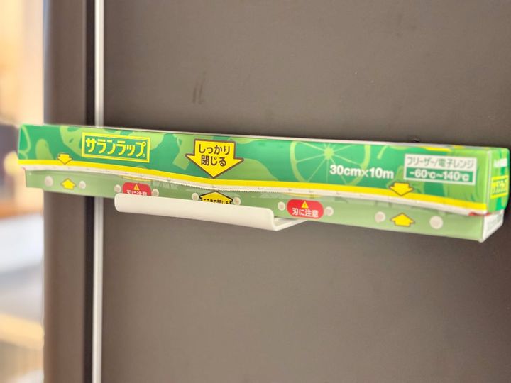 【100均】ラップホルダーのおすすめ6選【ダイソー・セリア・キャンドゥ】マグネット式や横置きも