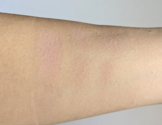 セザンヌ フェイスアイパレット03 ノーブルベージュのスウォッチ