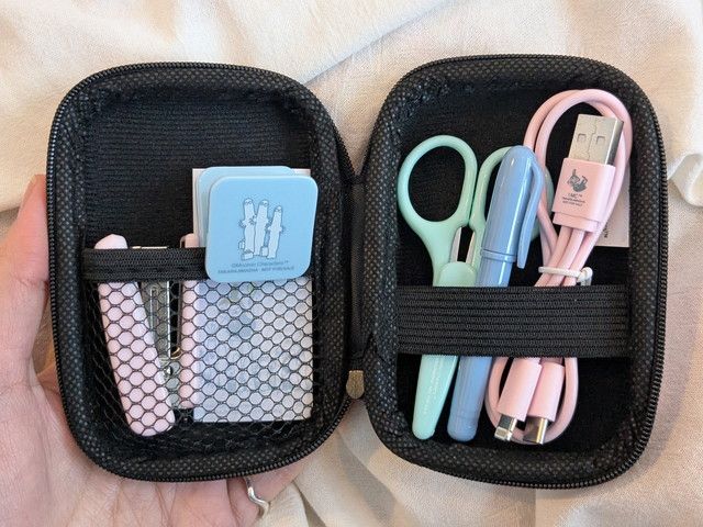 ステーショナリーセットをケースに収納した様子