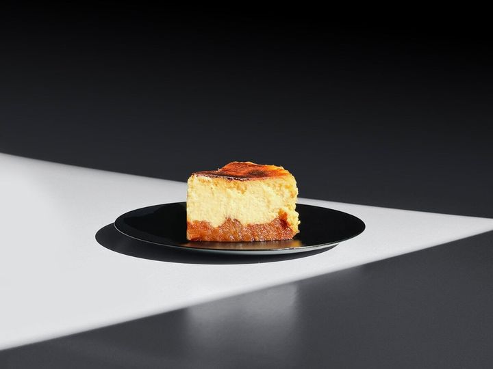 BLANCA 紅玉林檎のバスクチーズケーキ